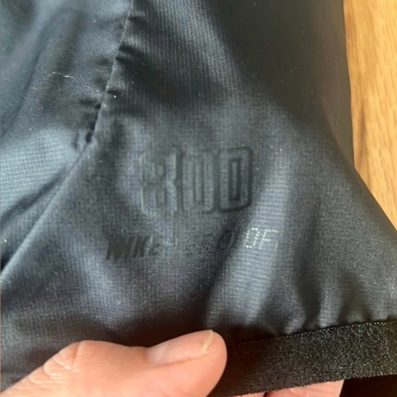 Nike running aeroloft 800 balck vest women’s size Xs - Picture 6 of 8